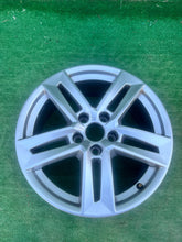 Load image into Gallery viewer, 1x Alufelge 17 Zoll 7.0&quot; 5x112 42ET 8W0601025P Audi C7 A4 B9 Rim Wheel