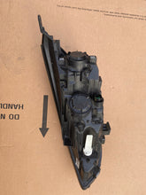 Laden Sie das Bild in den Galerie-Viewer, Frontscheinwerfer Hyundai I30 III 92102-G4060 Rechts Scheinwerfer Headlight