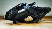 Laden Sie das Bild in den Galerie-Viewer, Frontscheinwerfer Ford Kuga 8V41-13D154-BF Xenon Rechts Scheinwerfer Headlight