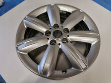 Laden Sie das Bild in den Galerie-Viewer, 1x Alufelge 17 Zoll 6.5&quot; 5x112 39ET Glanz Silber 6856041 Mini Countryman F60