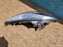 Load image into Gallery viewer, Frontscheinwerfer Renault Scenic 260601946R Links Scheinwerfer Headlight