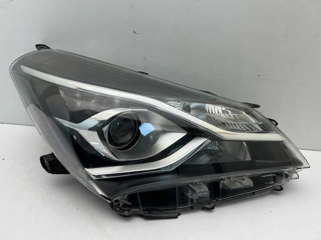 Frontscheinwerfer Toyota Yaris LED Rechts Scheinwerfer Headlight