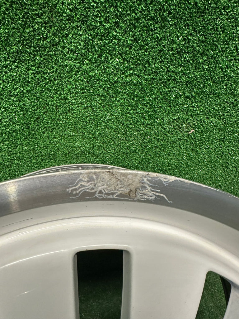 1x Alufelge 16 Zoll 6.0" 4x100 43ET Glanz Schwarz 1S0601025B VW I Rim Wheel FEL3848721603kg