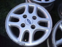 Laden Sie das Bild in den Galerie-Viewer, 4x Alufelge 13 Zoll 5.5" 4x108 41ET Glanz Weiß Ford I Rim Wheel FEL4658905540xc
