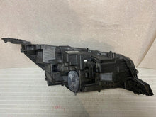 Laden Sie das Bild in den Galerie-Viewer, Frontscheinwerfer Peugeot 208 II 73313327 Full LED Links Scheinwerfer Headlight SCH2903108737vb