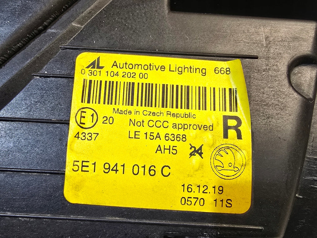 Frontscheinwerfer Skoda Octavia III 5E1941015F 5E1941016F LED Ein Satz Headlight SCH8946717978ba