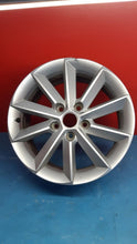 Laden Sie das Bild in den Galerie-Viewer, 1x Alufelge 16 Zoll 7.0&quot; 6x139.7 3V0601025 Skoda Rim Wheel