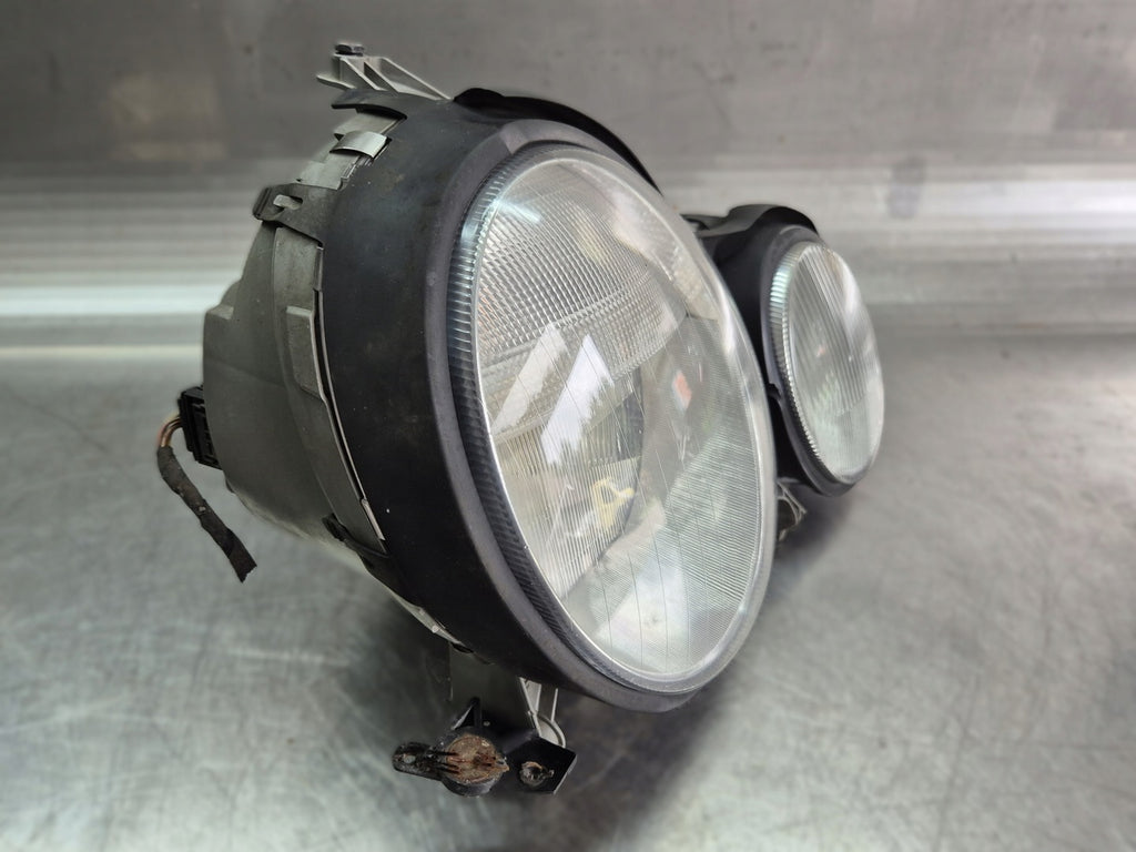 Frontscheinwerfer Mercedes-Benz W210 A2108204061 Xenon Rechts Headlight