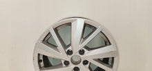 Laden Sie das Bild in den Galerie-Viewer, 1x Alufelge 17 Zoll 7.0&quot; 5x112 45ET 81A601025C Audi Q2 Rim Wheel