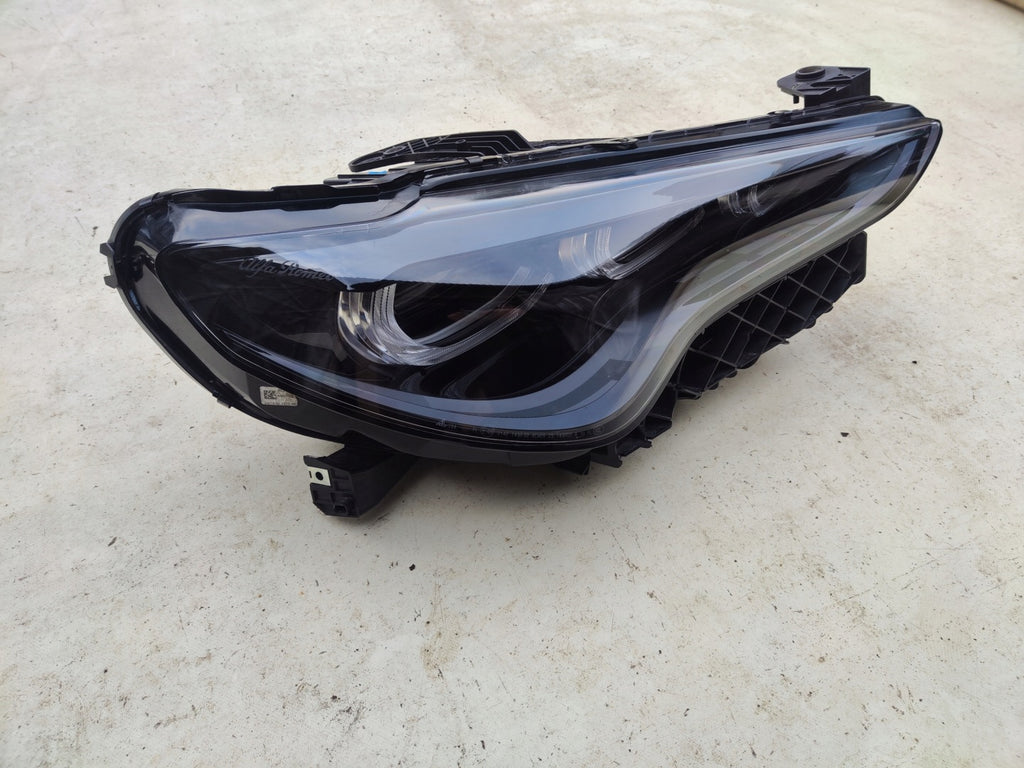 Frontscheinwerfer Alfa Romeo Stelvio Rechts Scheinwerfer Headlight SCH2158850599zv