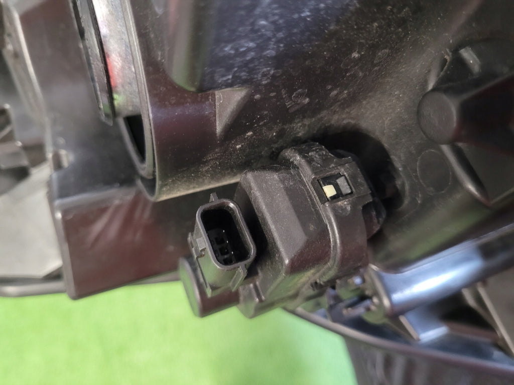 Frontscheinwerfer Toyota Yaris LJ8B13E014EE LED Rechts Scheinwerfer Headlight