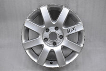 Laden Sie das Bild in den Galerie-Viewer, 1x Alufelge 16 Zoll 6.0&quot; 5x112 50ET Glanz Silber 1K0601025Q VW Golf Rim Wheel