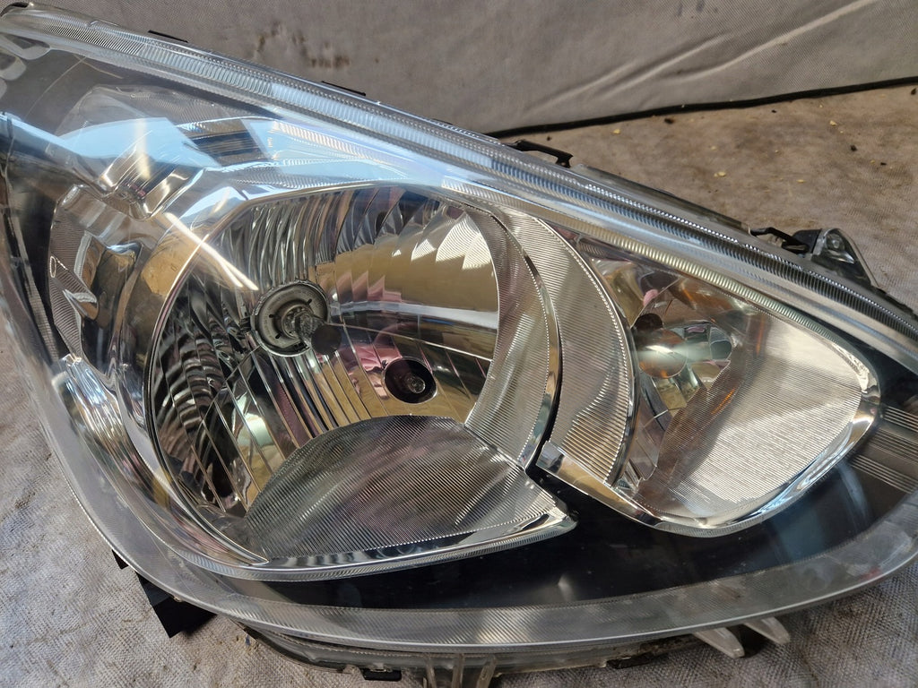 Frontscheinwerfer Mitsubishi 8301C194 Rechts Scheinwerfer Headlight SCH1795296197as