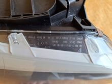 Laden Sie das Bild in den Galerie-Viewer, Frontscheinwerfer BMW 3 E93 Coupe E92 7239920-07 Xenon Rechts Headlight
