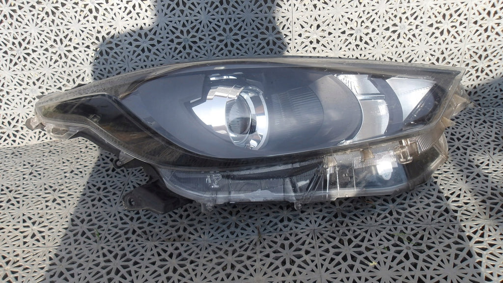 Frontscheinwerfer Toyota Yaris Rechts Scheinwerfer Headlight SCH3630454156dg
