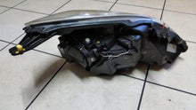 Laden Sie das Bild in den Galerie-Viewer, Frontscheinwerfer Opel Vectra C 13170933FY Xenon Links Scheinwerfer Headlight