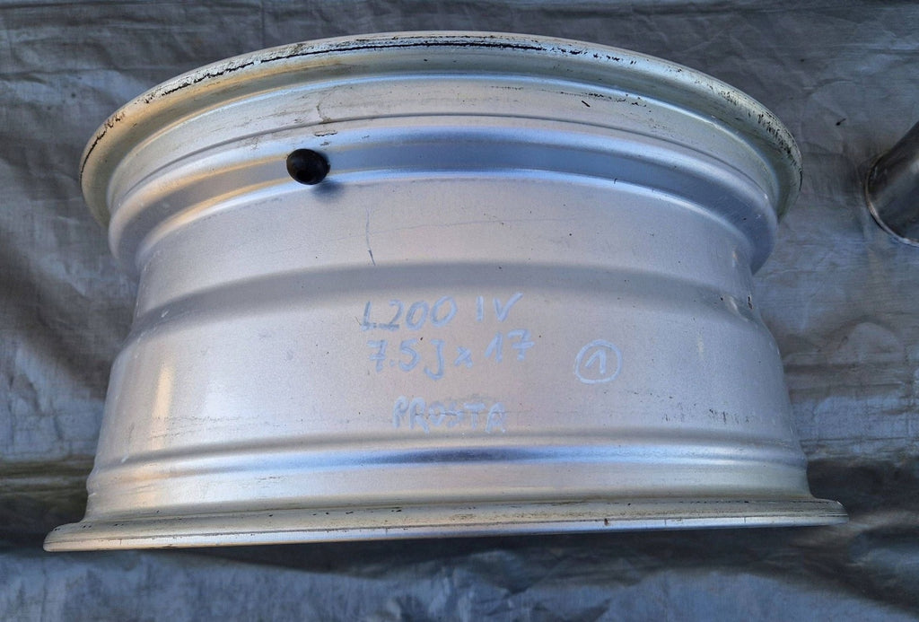 1x Alufelge 17 Zoll 7.0" 6x139.7 27ET Silber Mitsubishi L200 Rim Wheel FEL9638908922mp