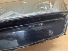 Laden Sie das Bild in den Galerie-Viewer, Frontscheinwerfer Skoda Octavia IV 5E4941017A Full LED Links Headlight SCH3284535253lj