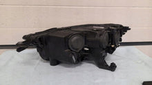 Laden Sie das Bild in den Galerie-Viewer, Frontscheinwerfer VW T-Roc 90136433 Rechts Scheinwerfer Headlight SCH5691659614jt