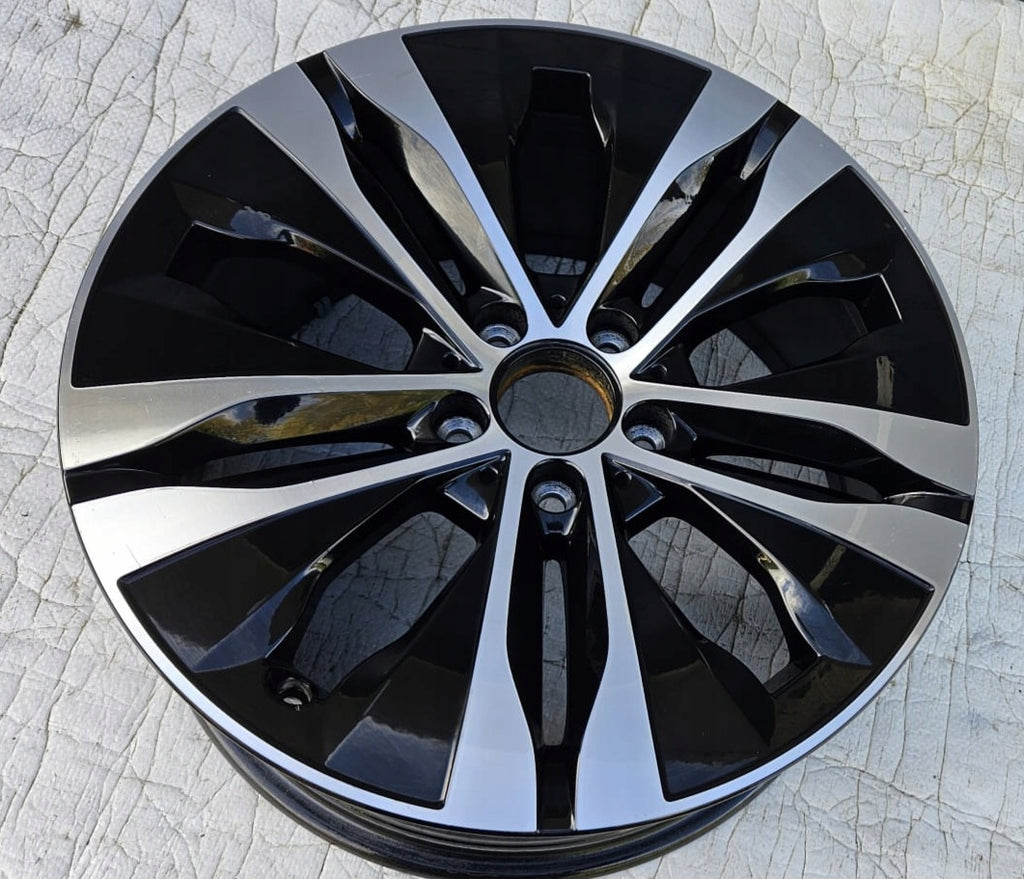 1x Alufelge 18 Zoll 8.5" 5x112 52ET A2064015200 Mercedes-Benz C-Class Rim Wheel