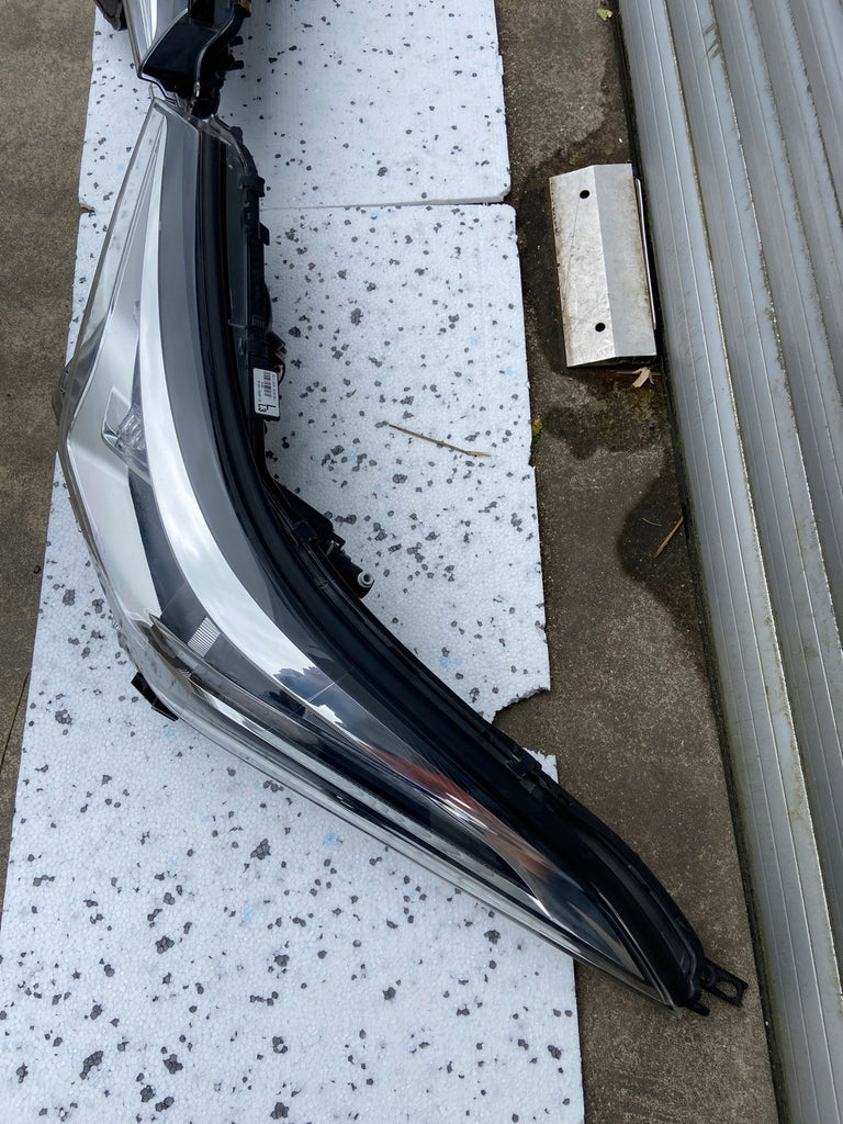 Frontscheinwerfer Toyota C-Hr Chr 81110-F4030 Ein Stück (Rechts oder Links)