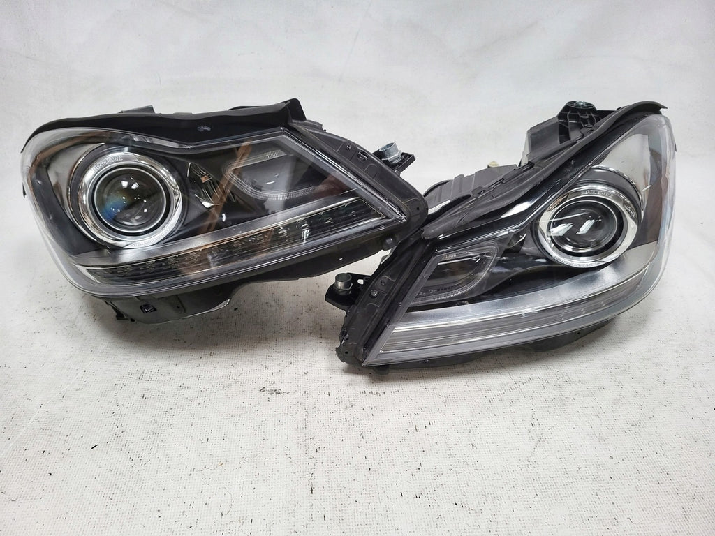 Frontscheinwerfer Mercedes-Benz W204 A2048204439 Xenon Rechts oder Links