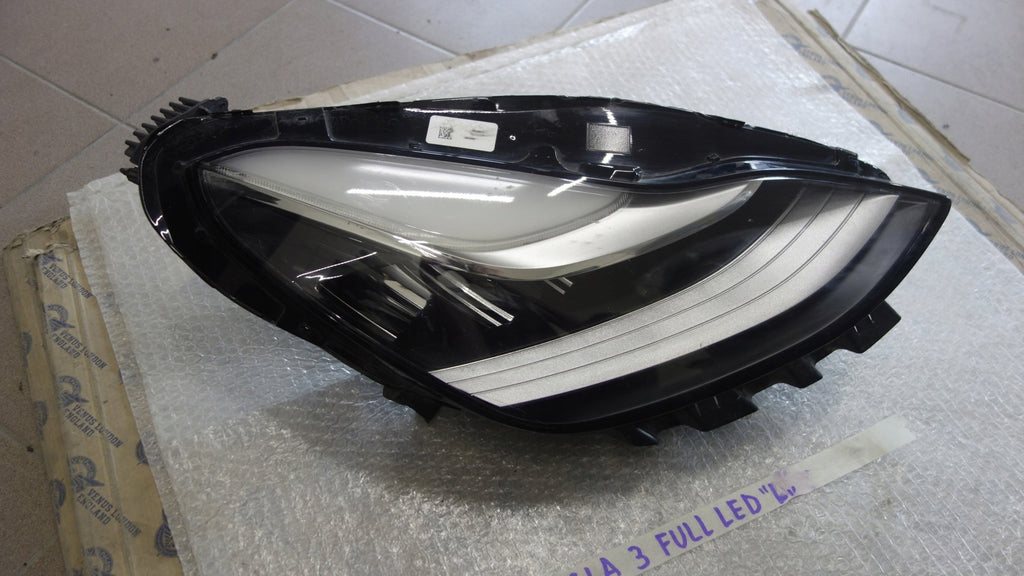 Frontscheinwerfer Tesla Model Y 1110796-00-D LED Ein Stück (Rechts oder Links)