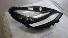 Laden Sie das Bild in den Galerie-Viewer, Frontscheinwerfer Tesla Model Y 1110796-00-D LED Ein Stück (Rechts oder Links)