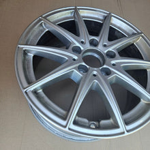 Load image into Gallery viewer, 1x Alufelge 16 Zoll 6.5" 5x112 44ET Glanz Silber A1774011100 Mercedes-Benz Cla FEL6135395603oe
