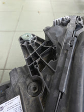 Laden Sie das Bild in den Galerie-Viewer, Frontscheinwerfer Mercedes-Benz W205 2059068605 2059068505 Rechts oder Links SCH2870035680nx