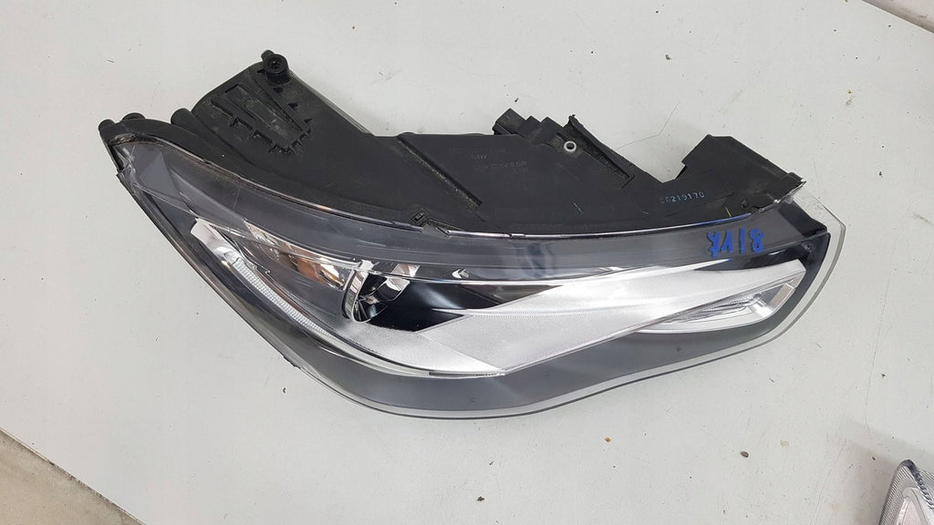 Frontscheinwerfer Audi A1 LED Rechts Scheinwerfer Headlight