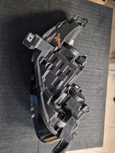 Laden Sie das Bild in den Galerie-Viewer, Frontscheinwerfer Renault Scenic 260606727R Links Scheinwerfer Headlight SCH2205432801wz