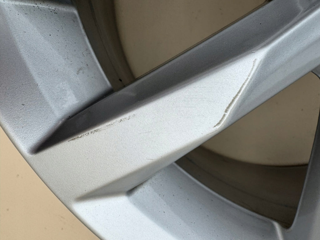 1x Alufelge 17 Zoll 7.0" 5x114.3 41ET Glanz Silber Mg Passat B8 Rim Wheel FEL9709629553te