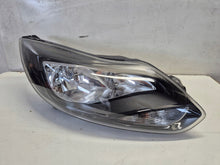 Laden Sie das Bild in den Galerie-Viewer, Frontscheinwerfer Ford Focus BM51-13W029-CH Rechts Scheinwerfer Headlight SCH9056943082bv