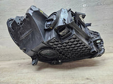Laden Sie das Bild in den Galerie-Viewer, Frontscheinwerfer Mercedes-Benz W206 A2069067103 Links Scheinwerfer Headlight SCH4065462431re
