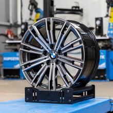 Laden Sie das Bild in den Galerie-Viewer, 4x Alufelge 18 Zoll 8.5" 5x112 40ET 8089891 BMW G31 G21 G30 G22 G20 G23 FEL7422499079br