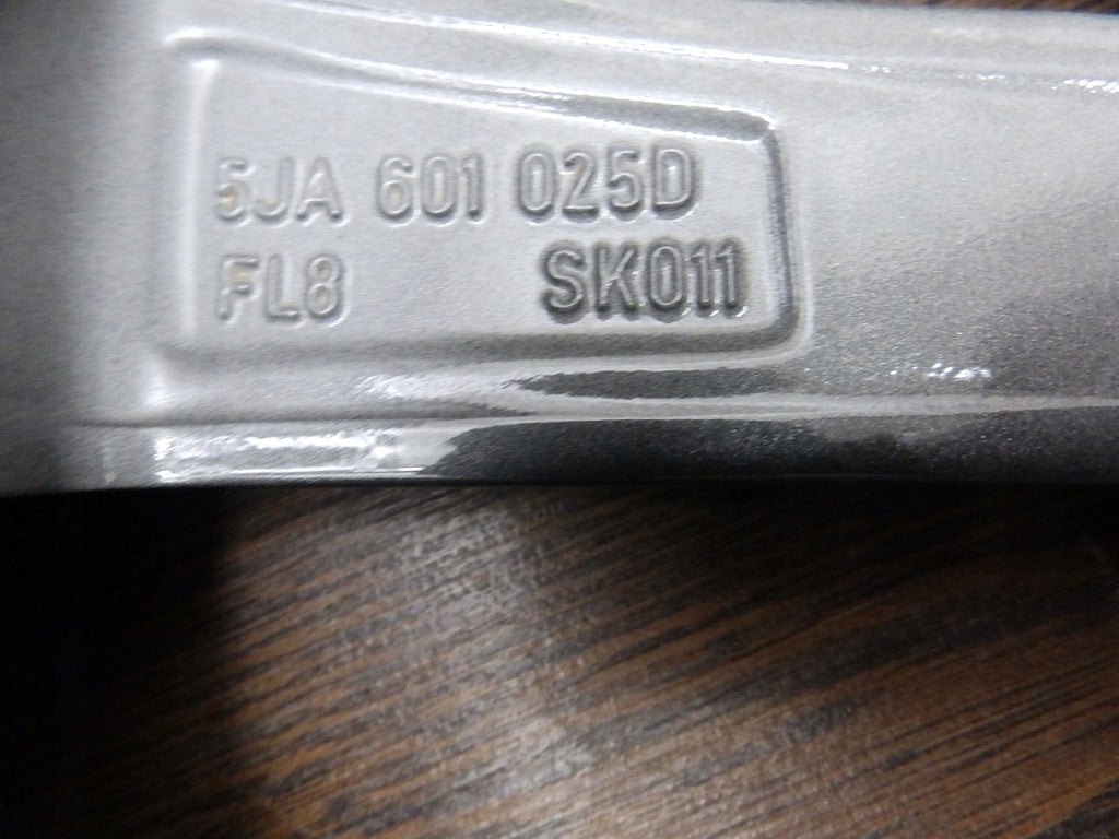 1x Alufelge 17 Zoll 7.0" 5x100 46ET 5JA601025D Skoda Fabia Iii Rim Wheel FEL8264107490lm