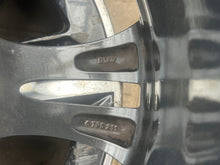 Load image into Gallery viewer, 1x Alufelge 18 Zoll 8.0&quot; 5x120 52ET Glanz Silber 6796211 BMW F21 Rim Wheel