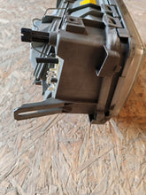 Laden Sie das Bild in den Galerie-Viewer, Frontscheinwerfer Mercedes-Benz 190 W201 2018200261 Rechts Headlight SCH3589325120rn