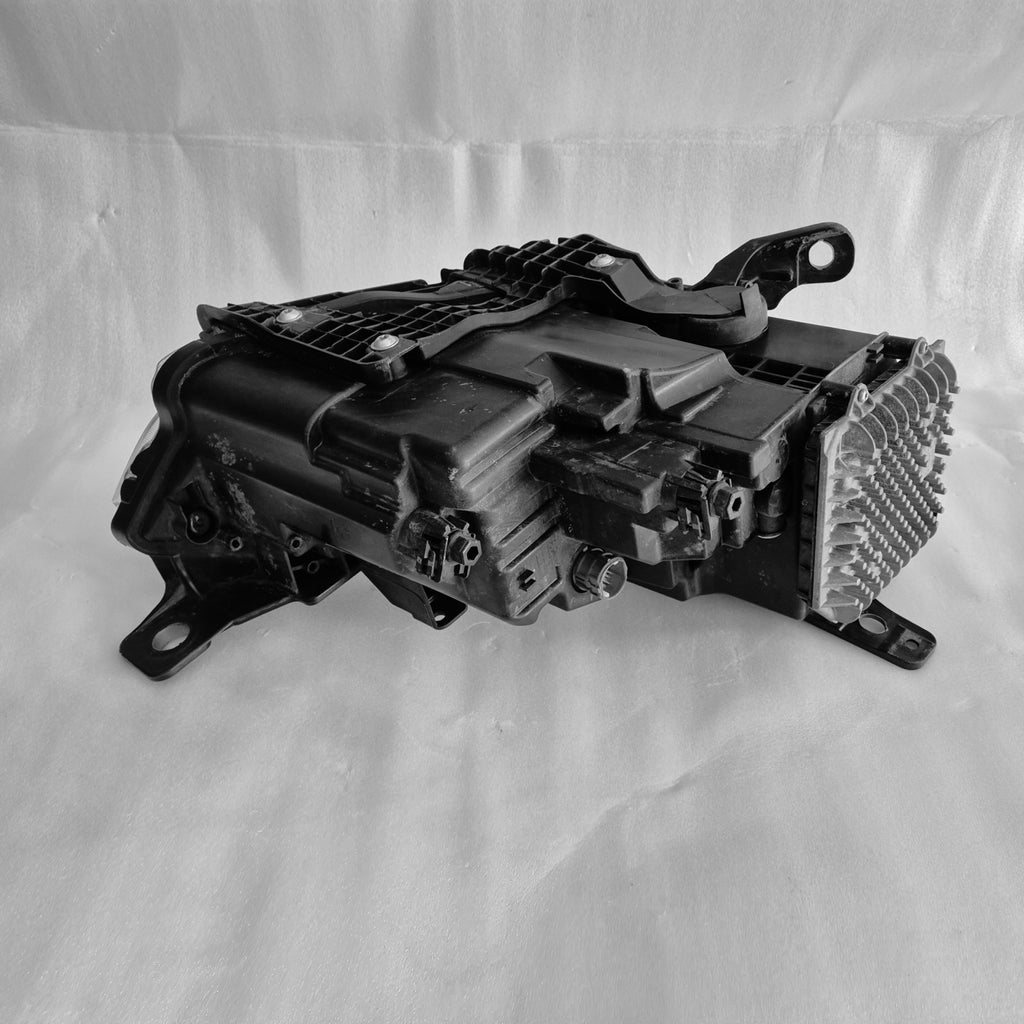 Frontscheinwerfer Maserati Ghibli M157 00670100988 Links Scheinwerfer Headlight SCH7380781896zw