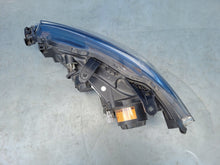 Laden Sie das Bild in den Galerie-Viewer, Frontscheinwerfer Mitsubishi Outlander III 8301C2-04 Xenon Rechts Headlight SCH4806059715mv