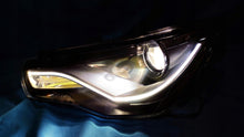 Laden Sie das Bild in den Galerie-Viewer, Frontscheinwerfer Audi A1 8X0941005 Xenon Links Scheinwerfer Headlight