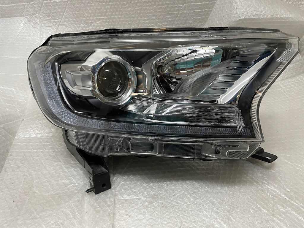 Frontscheinwerfer Ford Ranger JB3B14D154KA Xenon Rechts Scheinwerfer Headlight