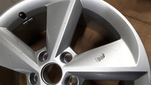Laden Sie das Bild in den Galerie-Viewer, 1x Alufelge 18 Zoll 7.5" 5x112 51ET Silber 5E0601025AC Skoda Octavia Iii FEL7134350720rp