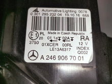 Laden Sie das Bild in den Galerie-Viewer, Frontscheinwerfer Mercedes-Benz W246 A2469067001 FULL LED Rechts oder Links