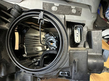 Laden Sie das Bild in den Galerie-Viewer, Frontscheinwerfer Ford Kuga GV41-13D155-EF Xenon Links Scheinwerfer Headlight SCH2226491615iq