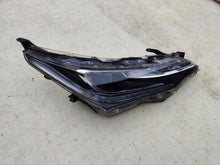 Laden Sie das Bild in den Galerie-Viewer, Frontscheinwerfer Toyota Corolla 81150-02L70-00 Full LED Rechts oder Links