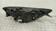 Laden Sie das Bild in den Galerie-Viewer, Frontscheinwerfer Iveco Daily IV 5801473749 Ein Stück (Rechts oder Links) SCH3093130237ir
