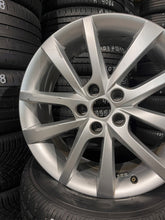 Laden Sie das Bild in den Galerie-Viewer, 1x Alufelge 18 Zoll 7.0" 5x112 43ET Glanz Silber 565601025D Skoda Kodiaq FEL9862867721wo
