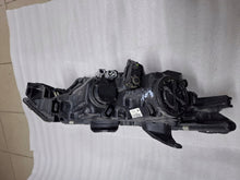 Laden Sie das Bild in den Galerie-Viewer, Frontscheinwerfer Mitsubishi Outlander III ECM921-22A10 ECM921-21C10 Links